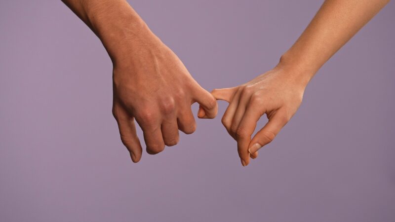 男性の指毛が気になる人は多い？指毛の処理方法と指毛脱毛のメリットを解説